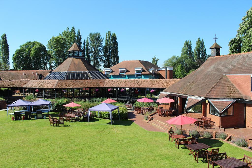 Cim Business Centre Hotel Maidenhead Exterior foto