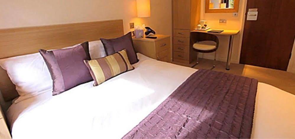 Cim Business Centre Hotel Maidenhead Exterior foto
